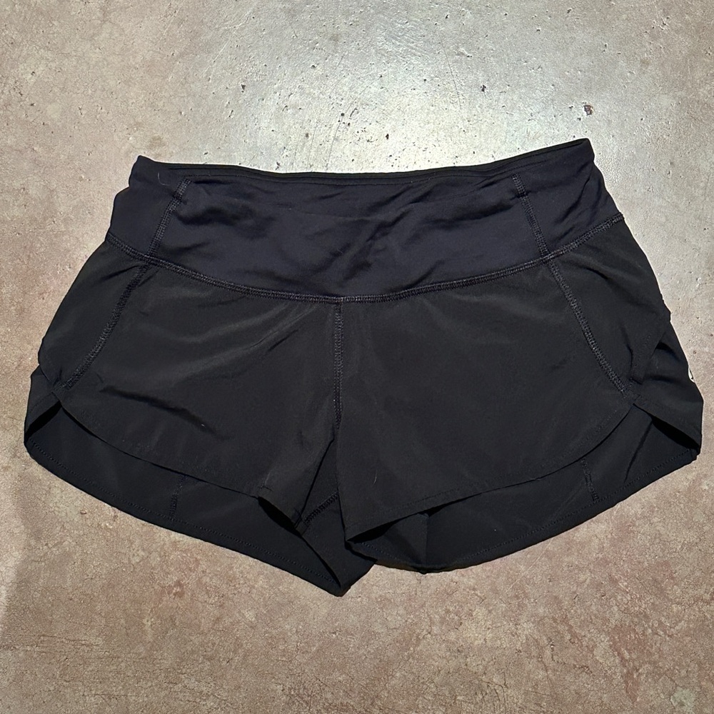 Lululemon Speed Up Shorts, size 4, 2.5 inch